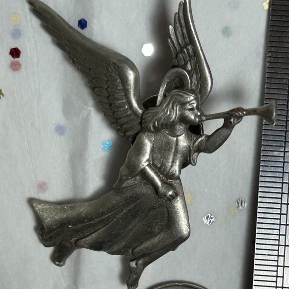 JJ Jewelry - Vintage Pewter Silver Tone Guardian Angel Brooch Pin Signed JJ